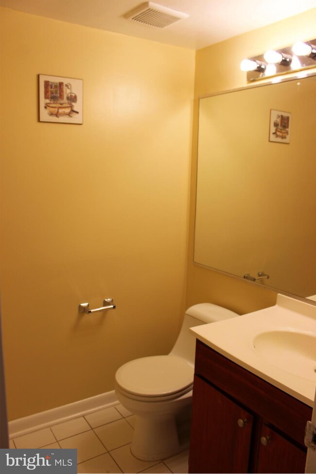 537 W Diamond Ave, Gaithersburg, MD 20877 - photo 6