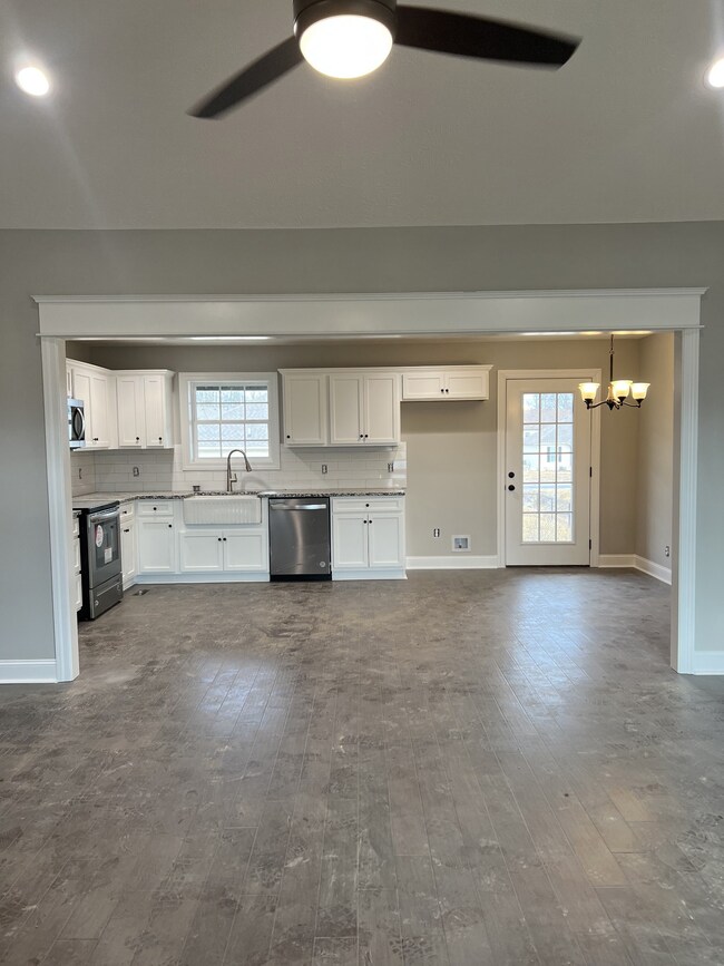 206 Graham Way, Shelbyville, TN 37160 - photo 2