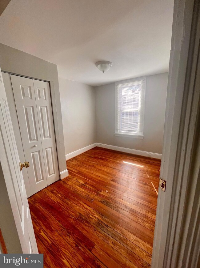 3203 Elmley Ave, Baltimore, MD 21213 - photo 4