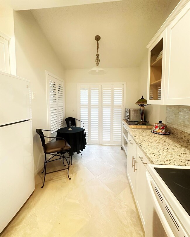 10980 Lake Front Place unit 10980, Boca Raton, FL 33498 - photo 5