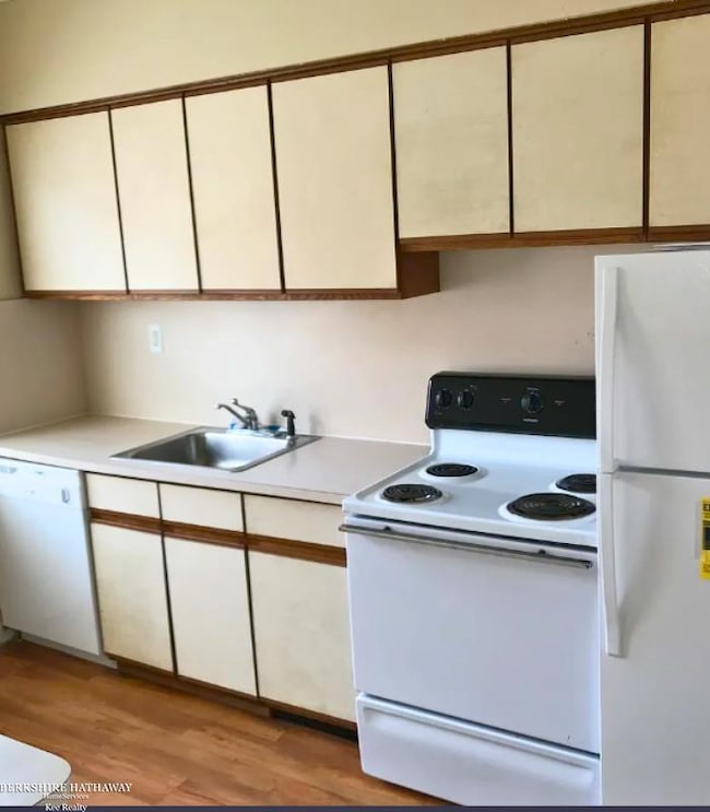 17030 Waterloo St, Grosse Pointe, MI 48230 - photo 7