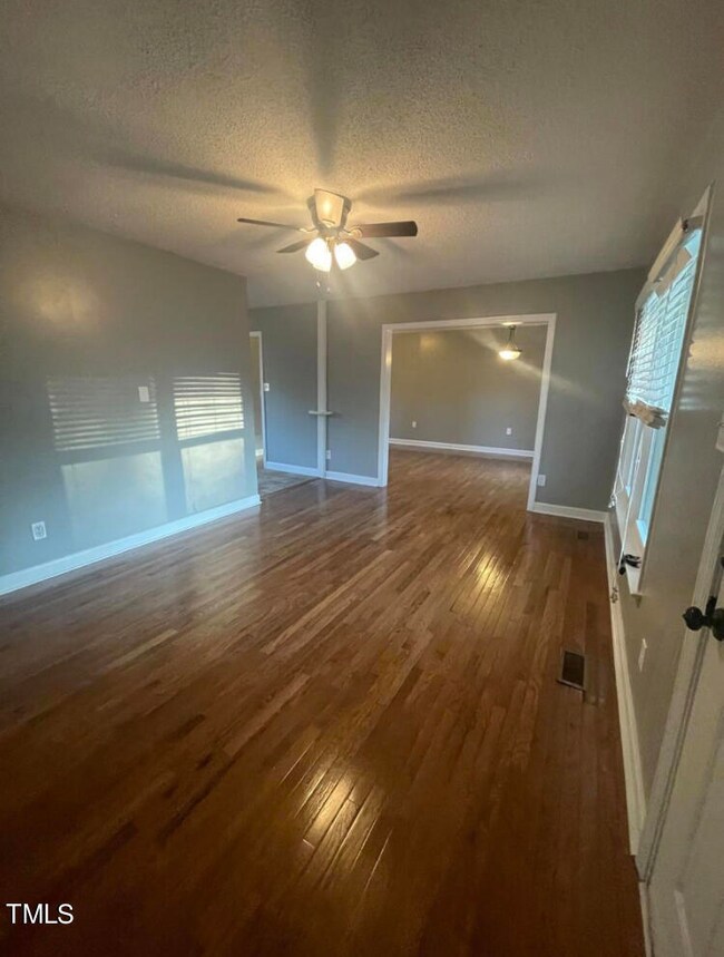 Living room (2)