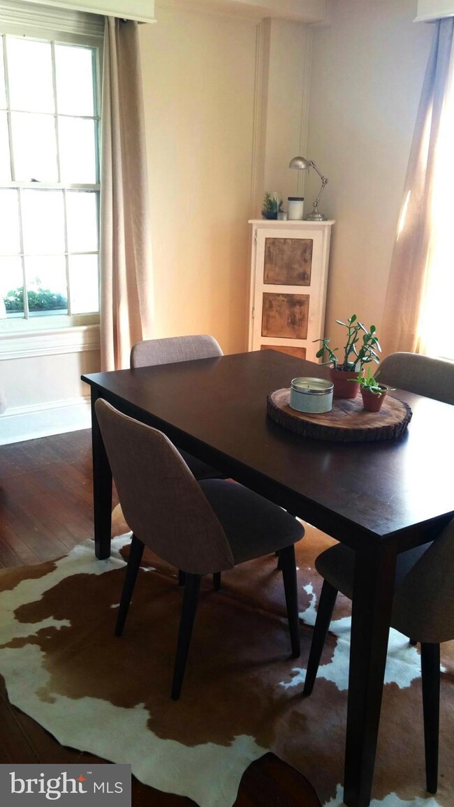 8252 E Main St unit . 1, Marshall, VA 20115 - photo 4