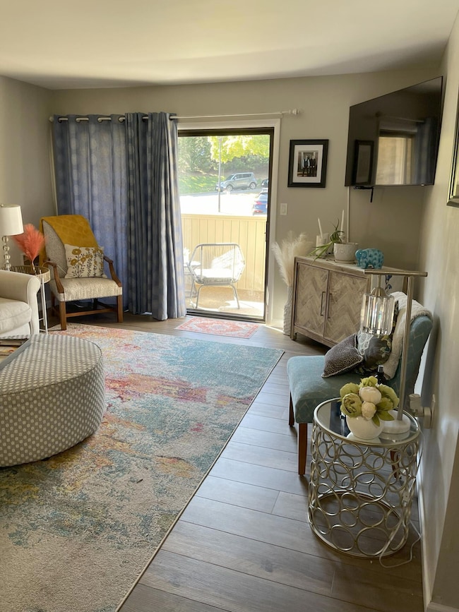 5260 Crossbow Cir unit 3D, Roanoke, VA 24018 - photo 3