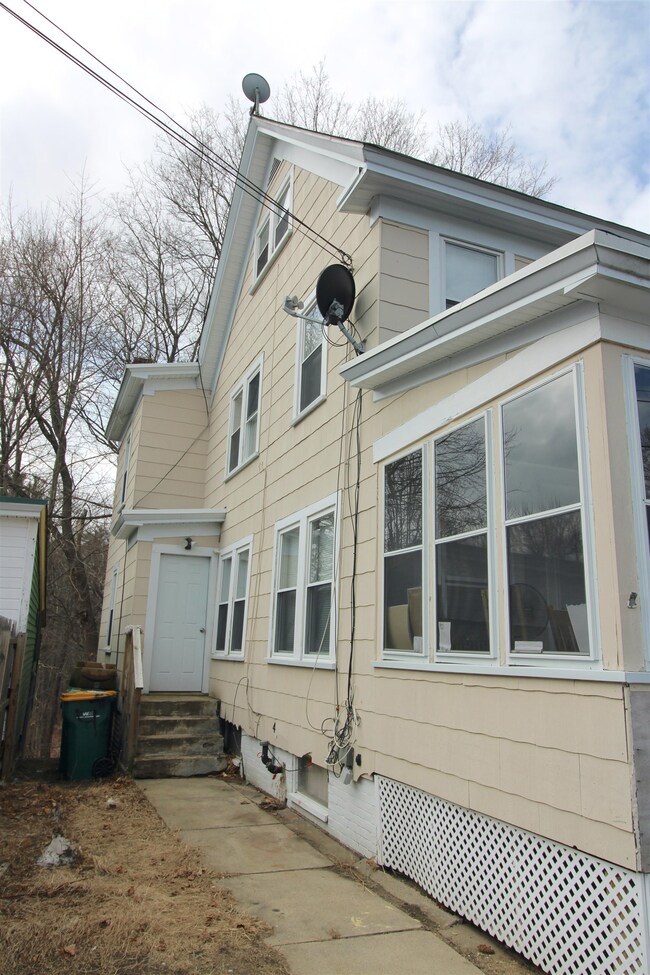 4-6 Beaudoin Ct, Rochester, NH 03867 - photo 4