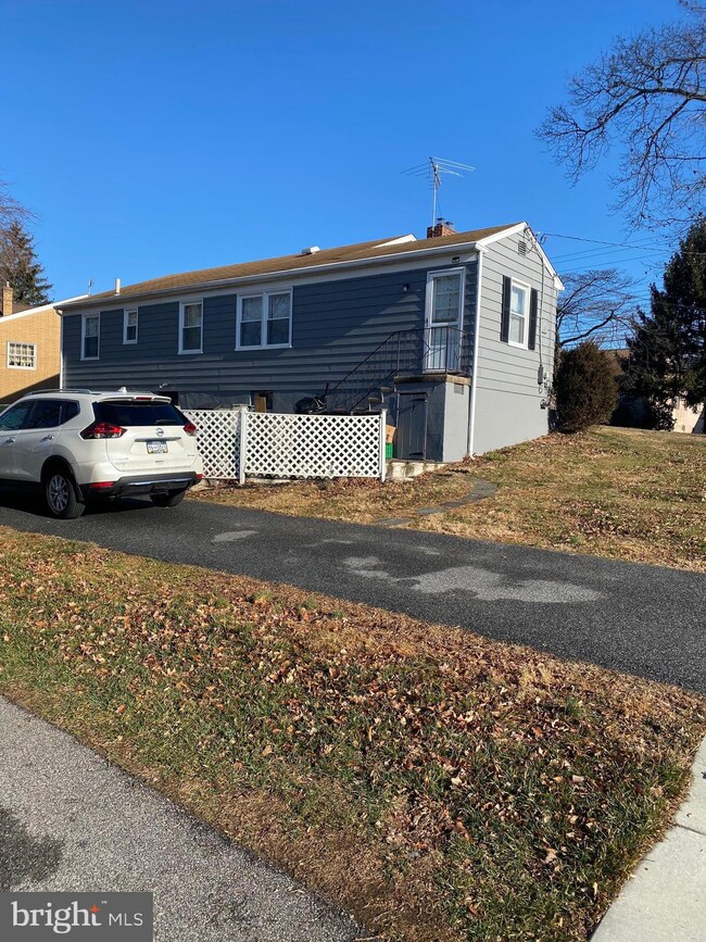 803 Amosland Rd, Morton, PA 19070 - photo 4