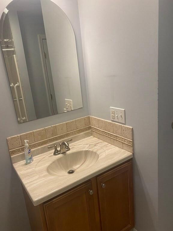 52 Lawrence St unit B, Wakefield, MA 01880 - photo 6