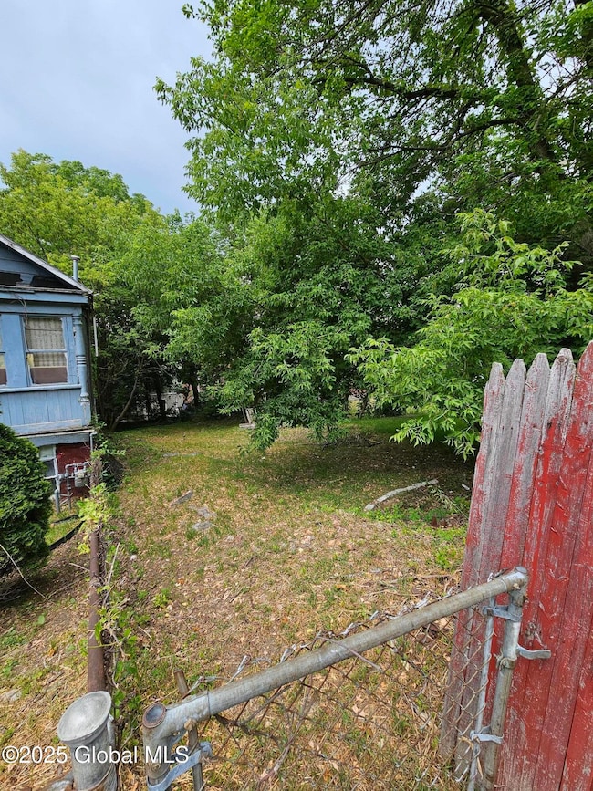 169 10th St, Troy, NY 12180 - photo 4