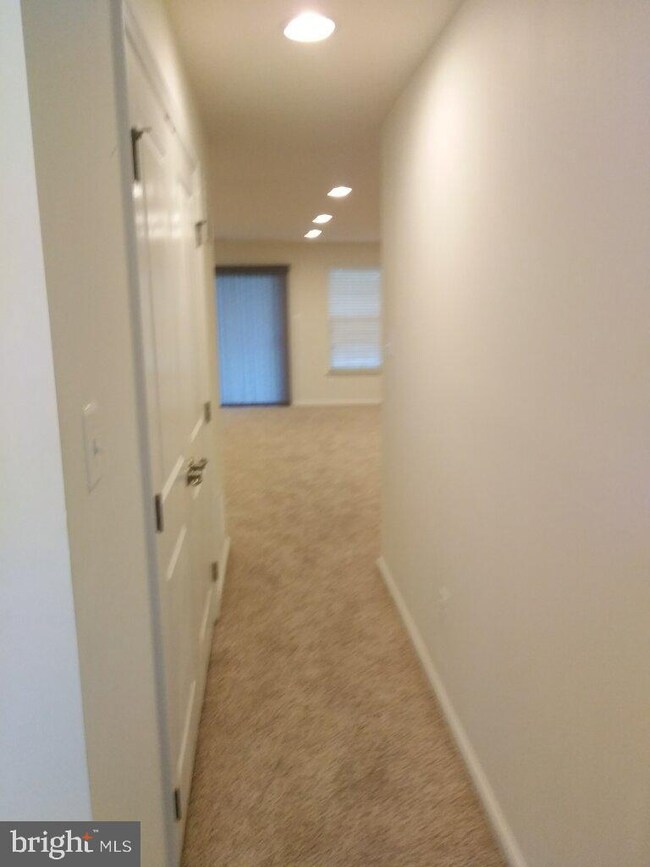 7627 Hamilton Crossing, Hanover, MD 21076 - photo 4