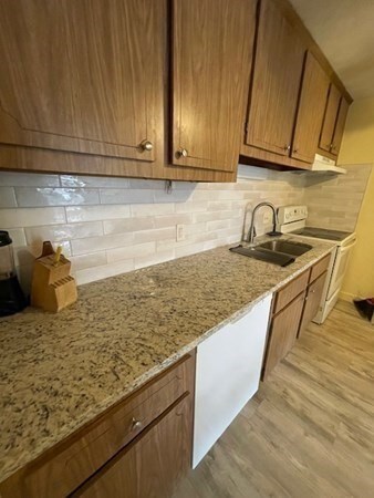 3 Walker Rd unit 6, North Andover, MA 01845 - photo 5