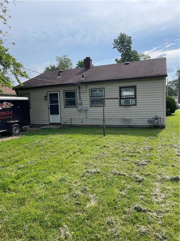 1613 Dewey St, Anderson, IN 46016 - photo 2