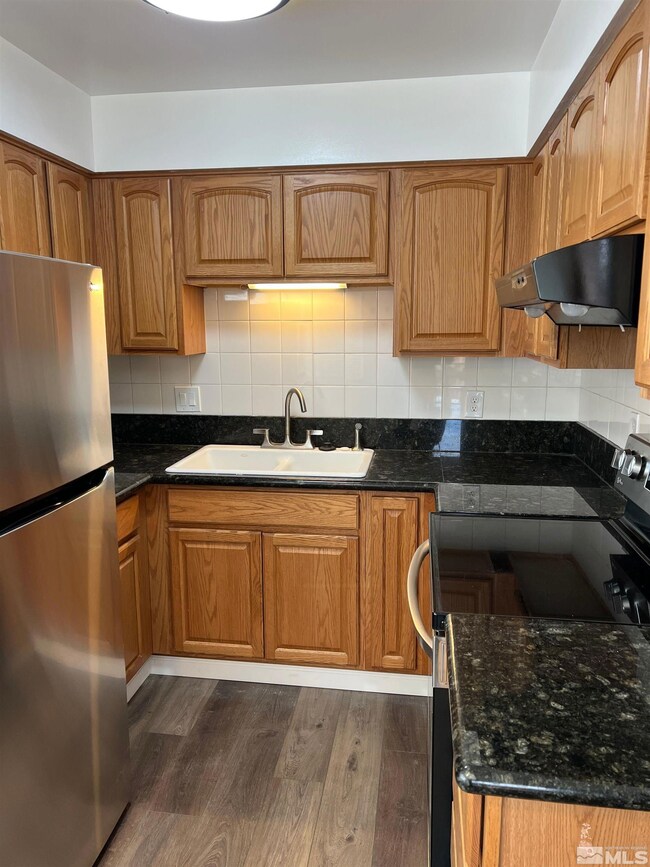 880 Tyler Way, Sparks, NV 89431 - photo 7