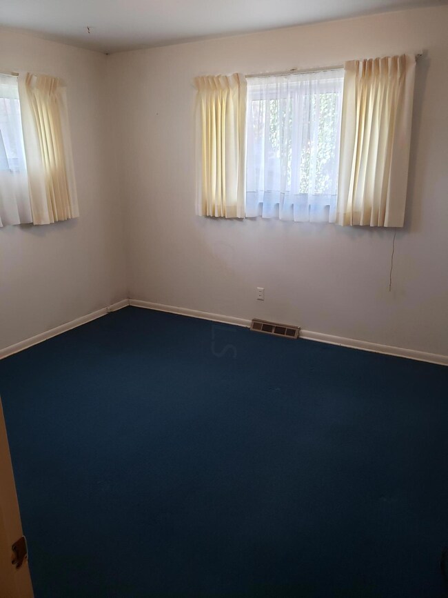 197 S Napoleon Ave, Columbus, OH 43213 - photo 7