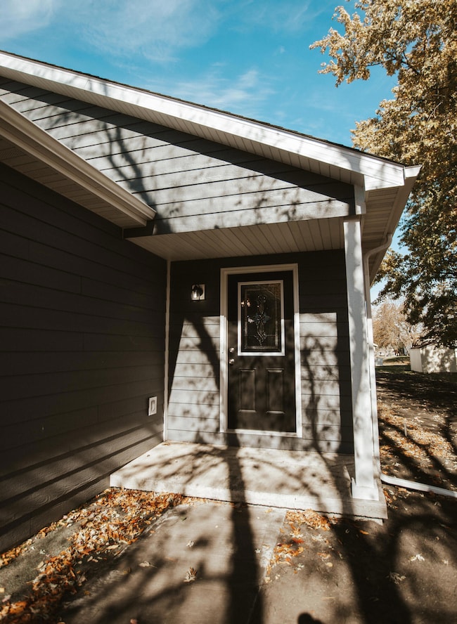 106 E Trett St, Wheatfield, IN 46392 - photo 3