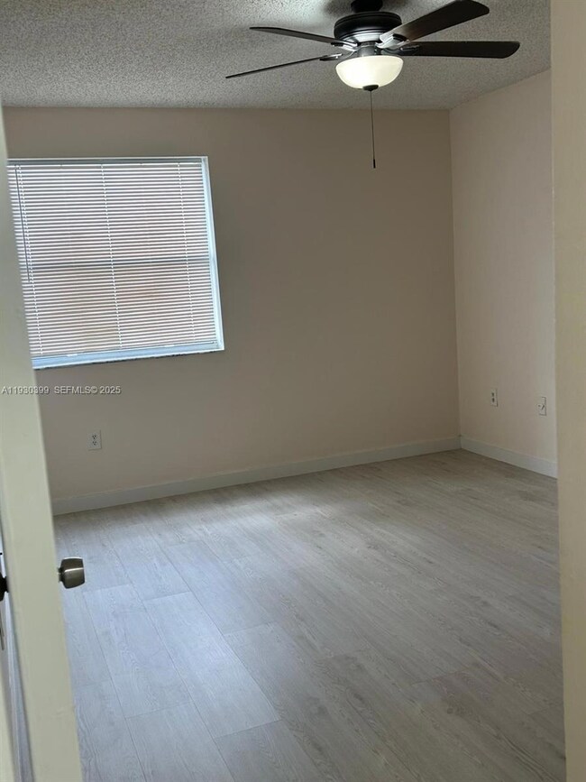 6292 NW 186th St unit 214, Hialeah, FL 33015 - photo 7