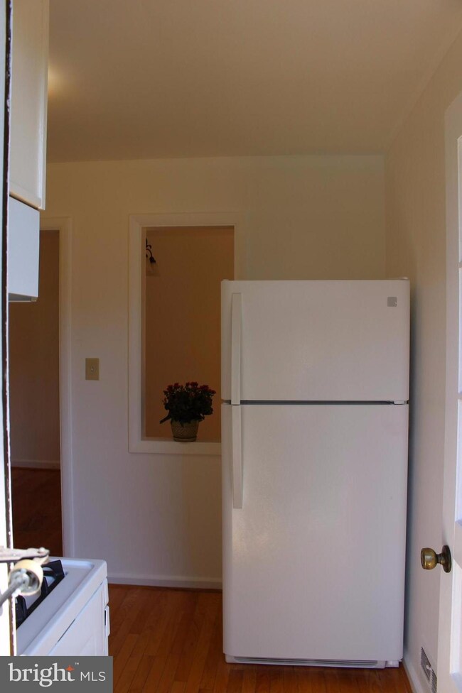 12704 Goodhill Rd, Silver Spring, MD 20906 - photo 7