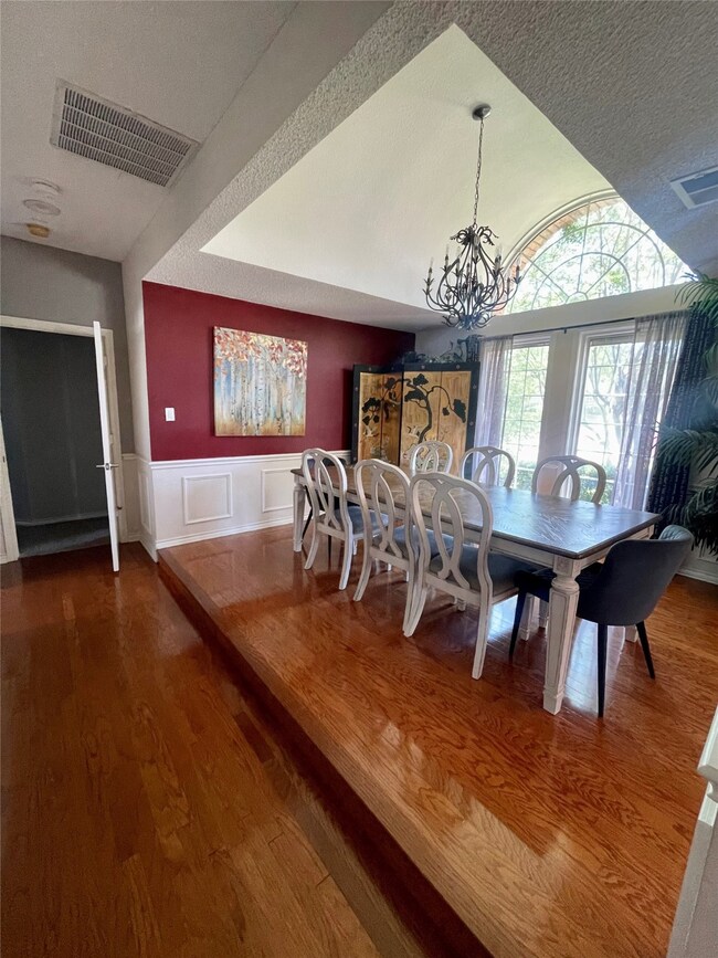 2201 Edgewater Ct, Bedford, TX 76021 - photo 5