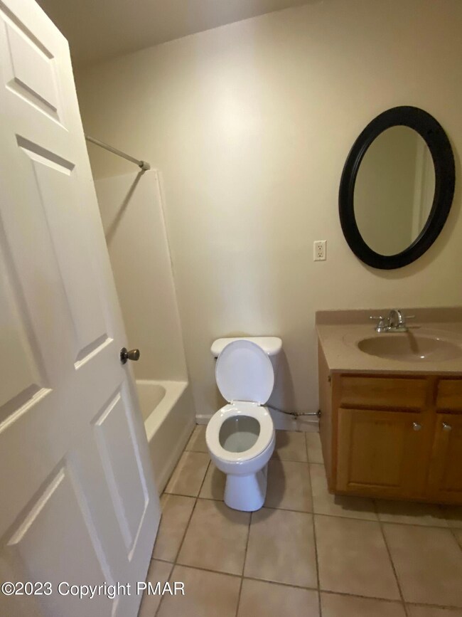 12 N 4th St, Stroudsburg, PA 18360 - photo 7