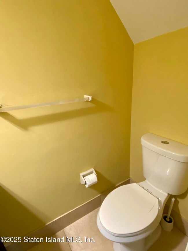 61 Heinz Ave, Staten Island, NY 10308 - photo 6