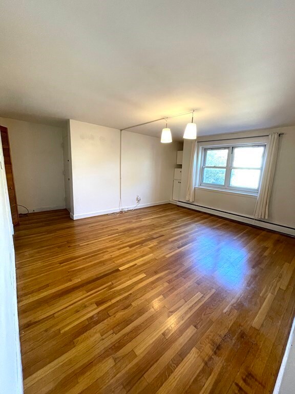 105 Chestnut St unit 4, Brookline, MA 02445 - photo 2