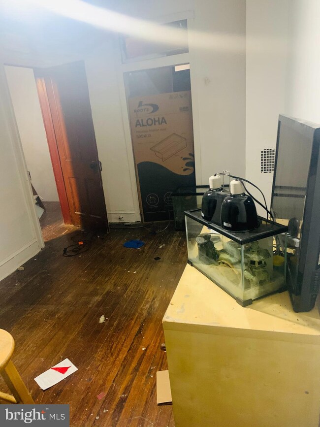 602 Glenolden Ave, Baltimore, MD 21216 - photo 5