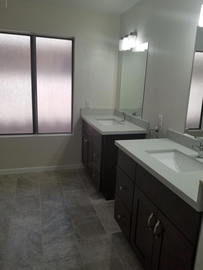 5749 W Mercury Way, Chandler, AZ 85226 - photo 3