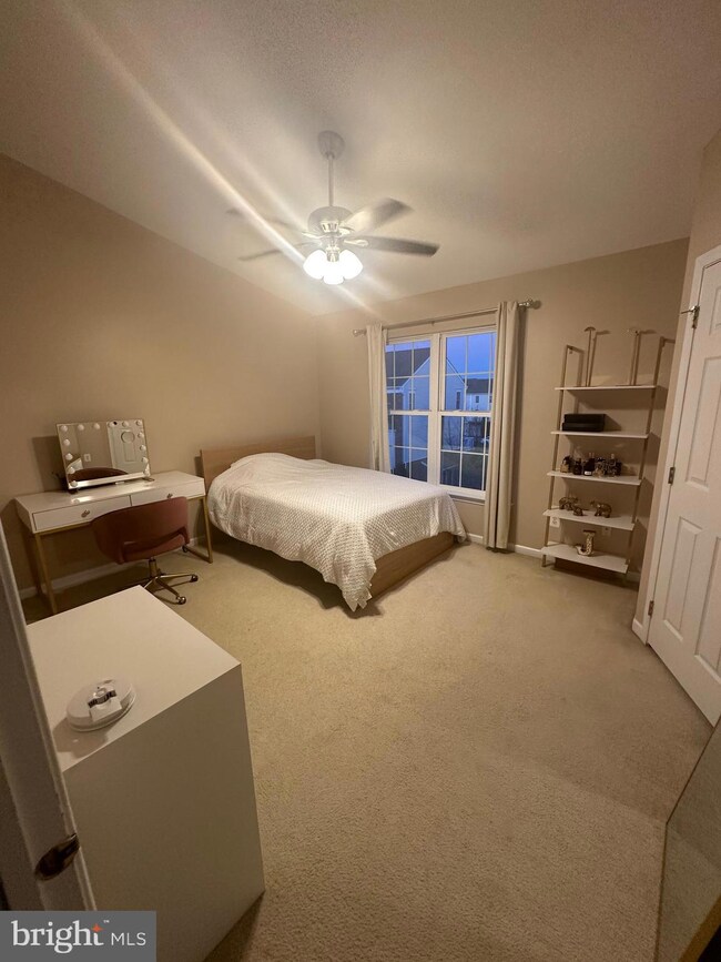 25385 Shipley Terrace, Chantilly, VA 20152 - photo 4