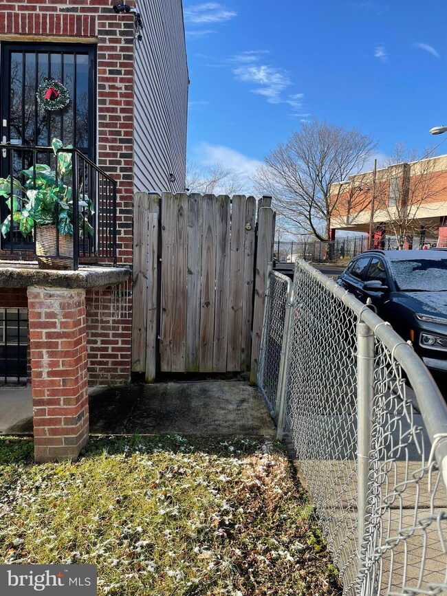 5401 James Place NE, Washington, DC 20019 - photo 2