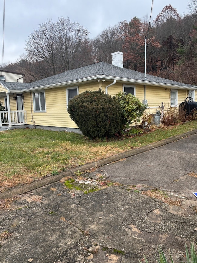 341 Oak St, Waterbury, CT 06705 - photo 3