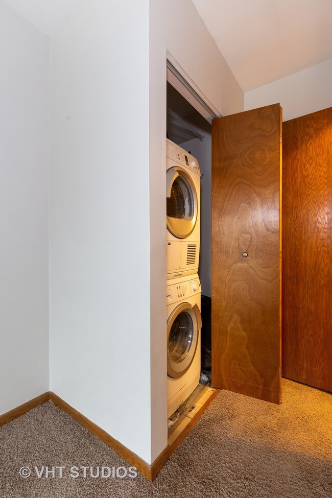 3N550 Crown Rd unit 12, Elmhurst, IL 60126 - photo 4