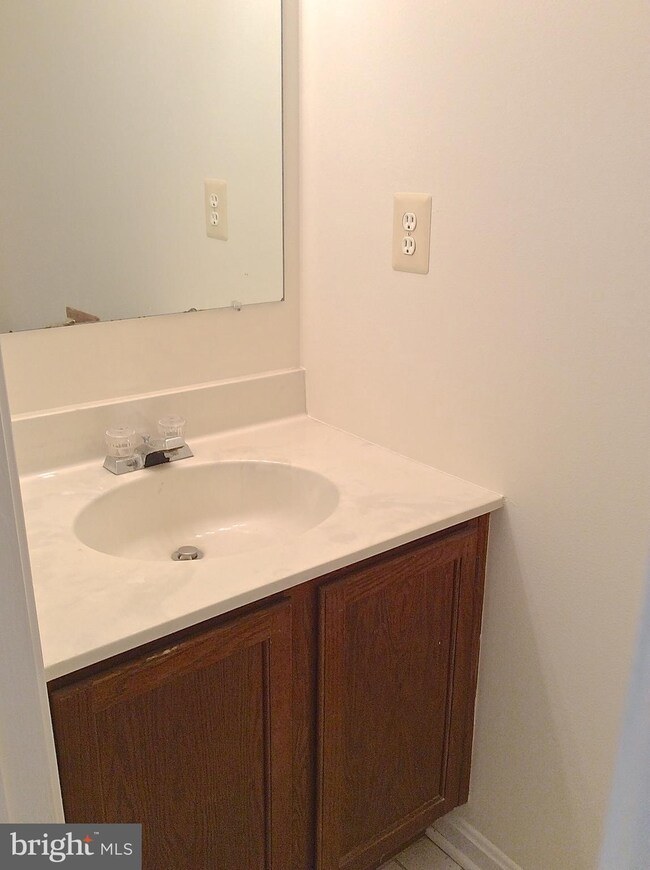 13114 Bramblewood Ln, Herndon, VA 20171 - photo 4