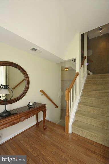 46671 Cavendish Square, Sterling, VA 20165 - photo 3