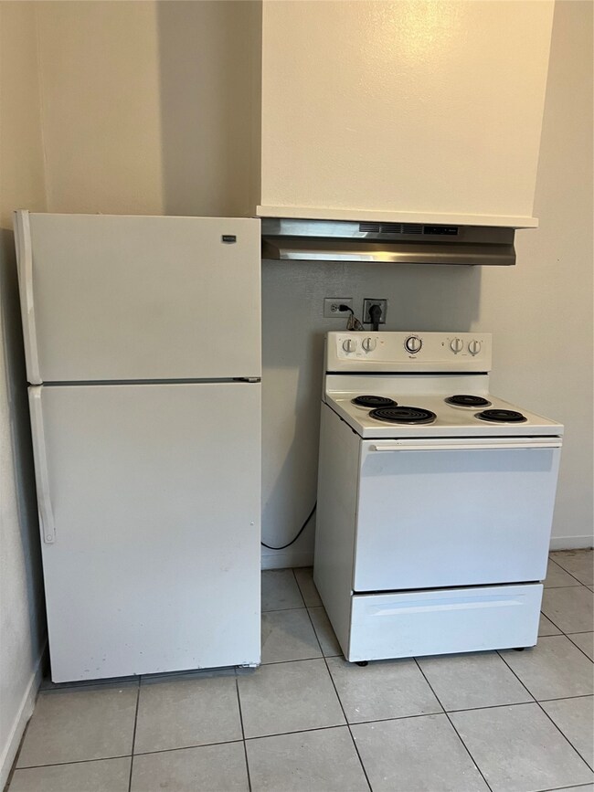 2416 Stuart St, Houston, TX 77004 - photo 5