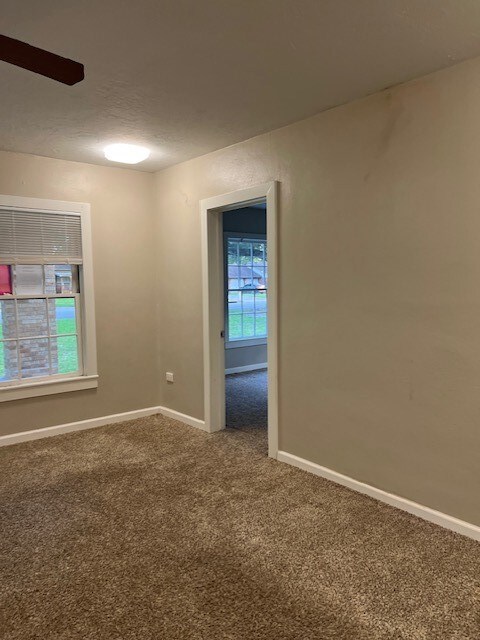 1510 W Dumble St, Alvin, TX 77511 - photo 2