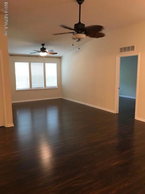 117 Golden lake Living Room 2