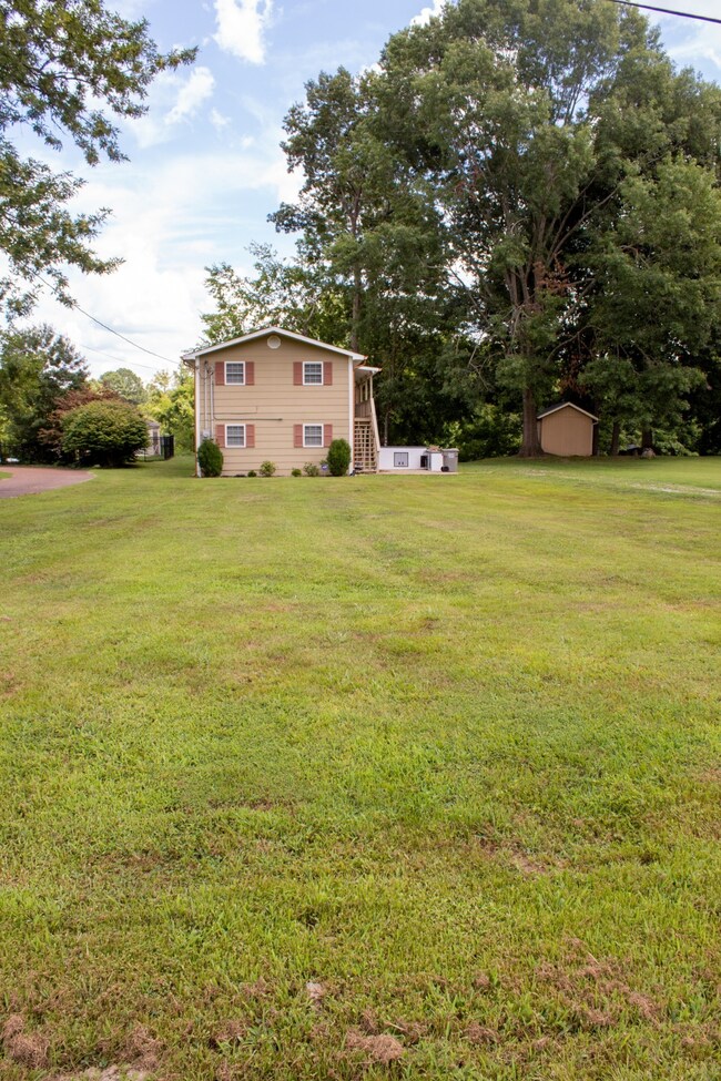 1541 Matlock Dr, Chapmansboro, TN 37035 - photo 5