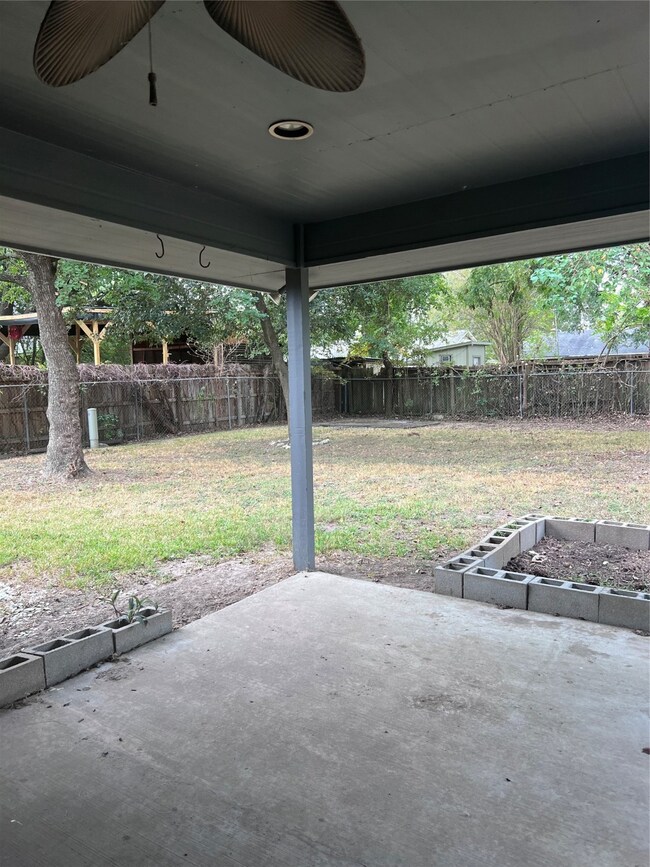 1307 Green Trail Dr, Houston, TX 77038 - photo 3