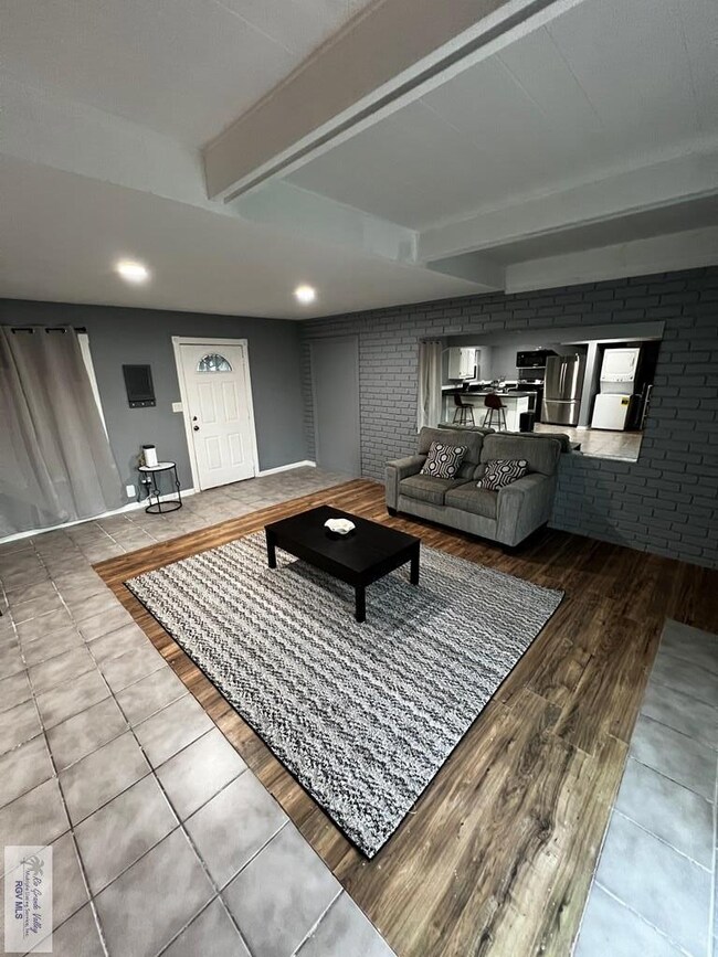 309 Mcfadden Dr unit 5, Brownsville, TX 78520 - photo 2