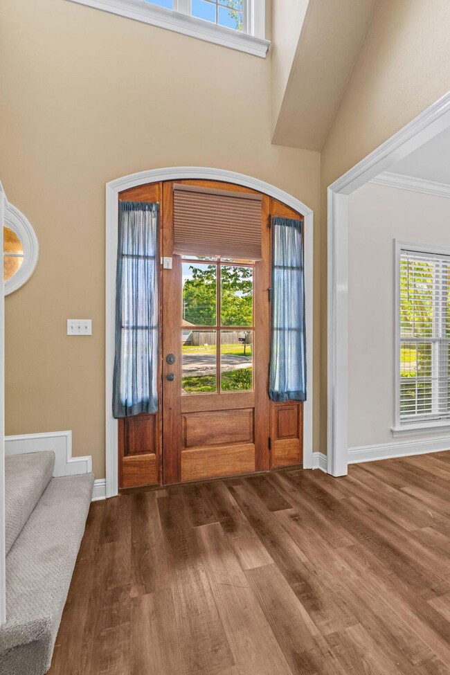 55_Bridgefield_Ct-7