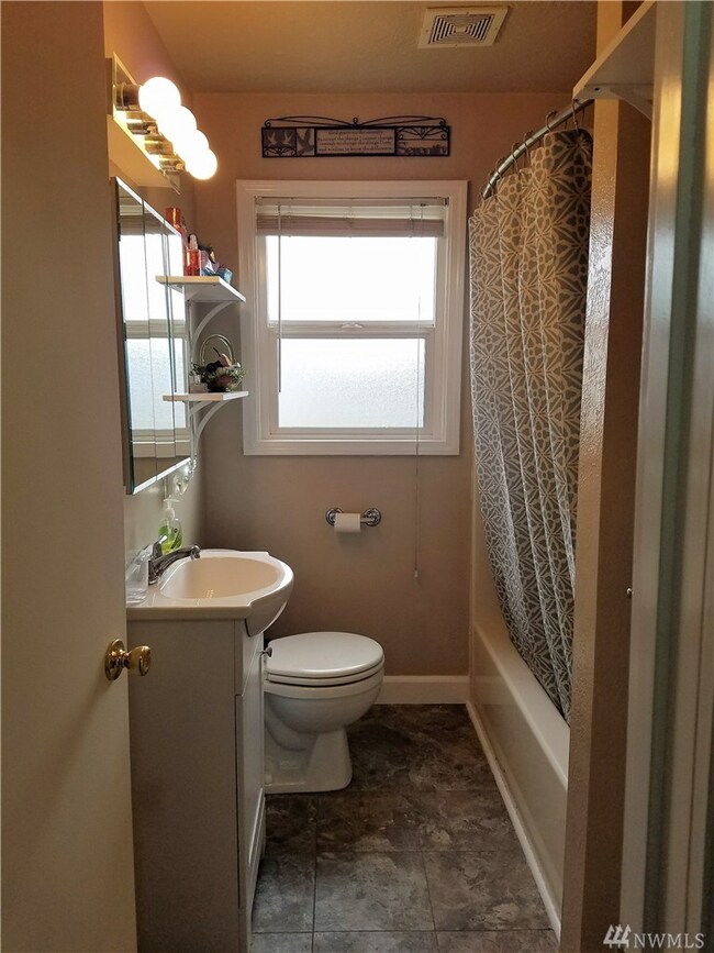 2953 Garfield St, Longview, WA 98632 - photo 3