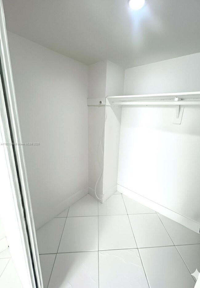Winston Towers 200 unit 2012, Sunny Isles Beach, FL 33160 - photo 6
