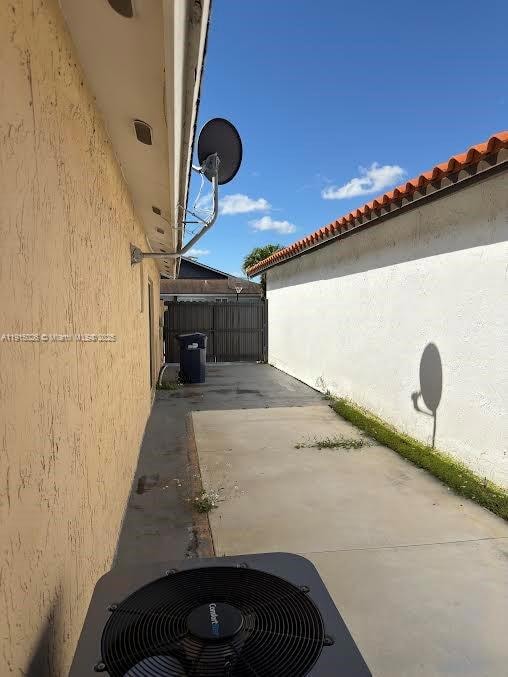 Room for boat and cars