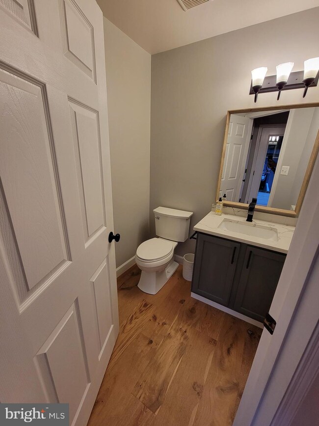 9207 Cardinal Forest Ln unit 18, Lorton, VA 22079 - photo 4