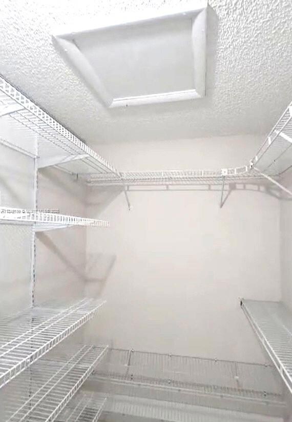 Walk-in Closet,Primary Bedroom