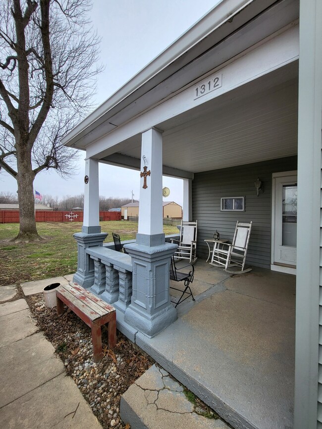 1312 N 9th St, Elwood, IN 46036 - photo 7