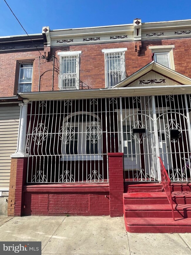 31 Leonard Ave, Camden, NJ 08105 - photo 2