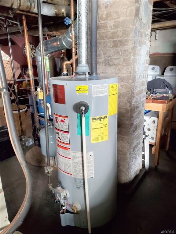 341 Bennett St, North Tonawanda, NY 14120 - photo 5