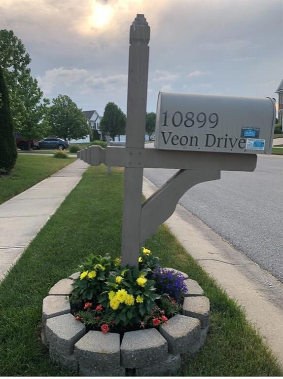 10899 Veon Dr, Fishers, IN 46038 - photo 6