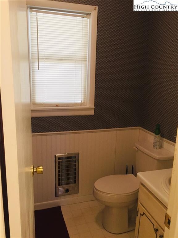 2nd bathroom