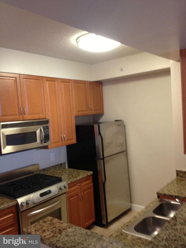 Atlas unit 510, Washington, DC 20037 - photo 6